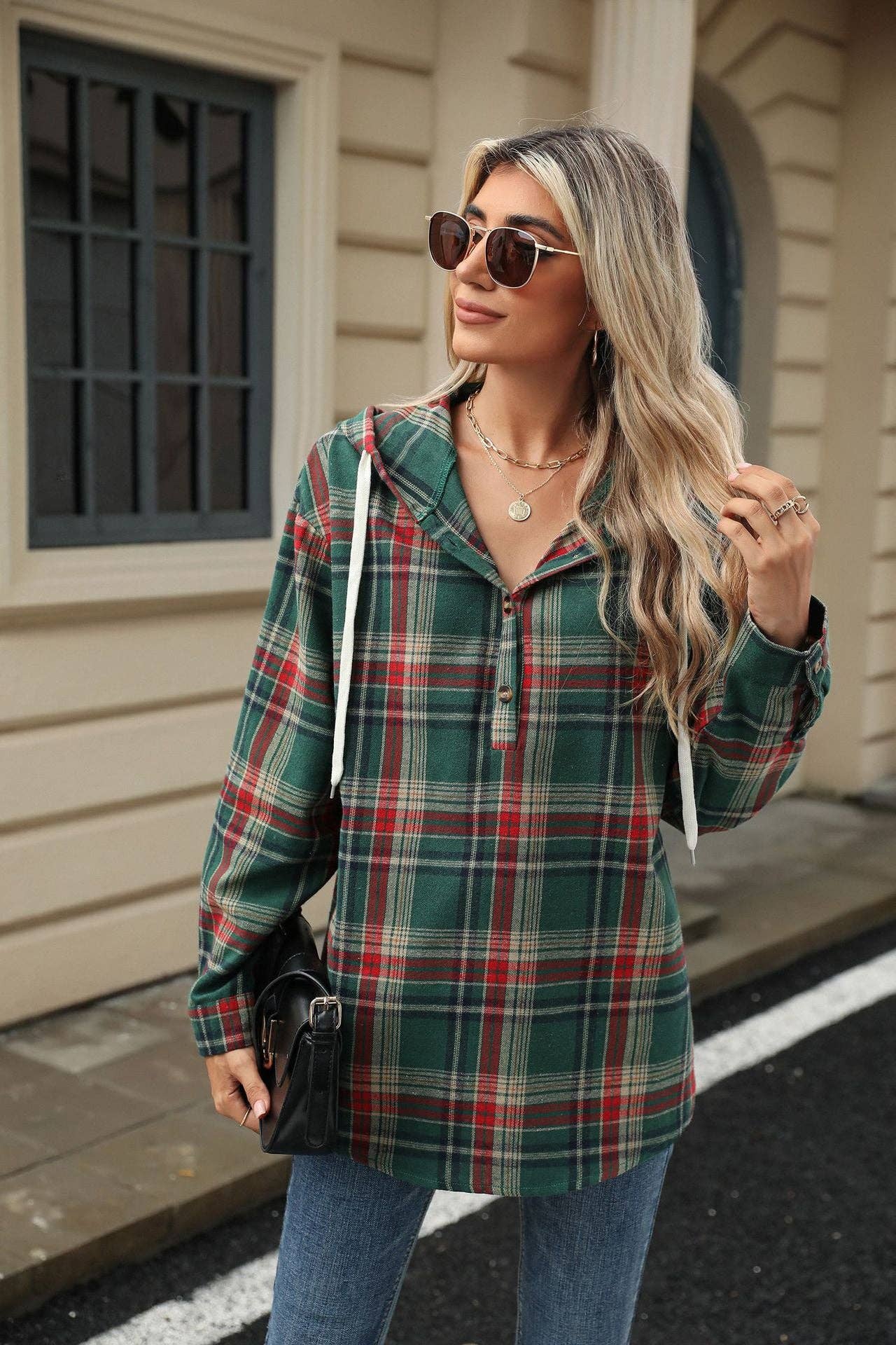 RED. GREEN. PLAID FLANNEL PULLOVER