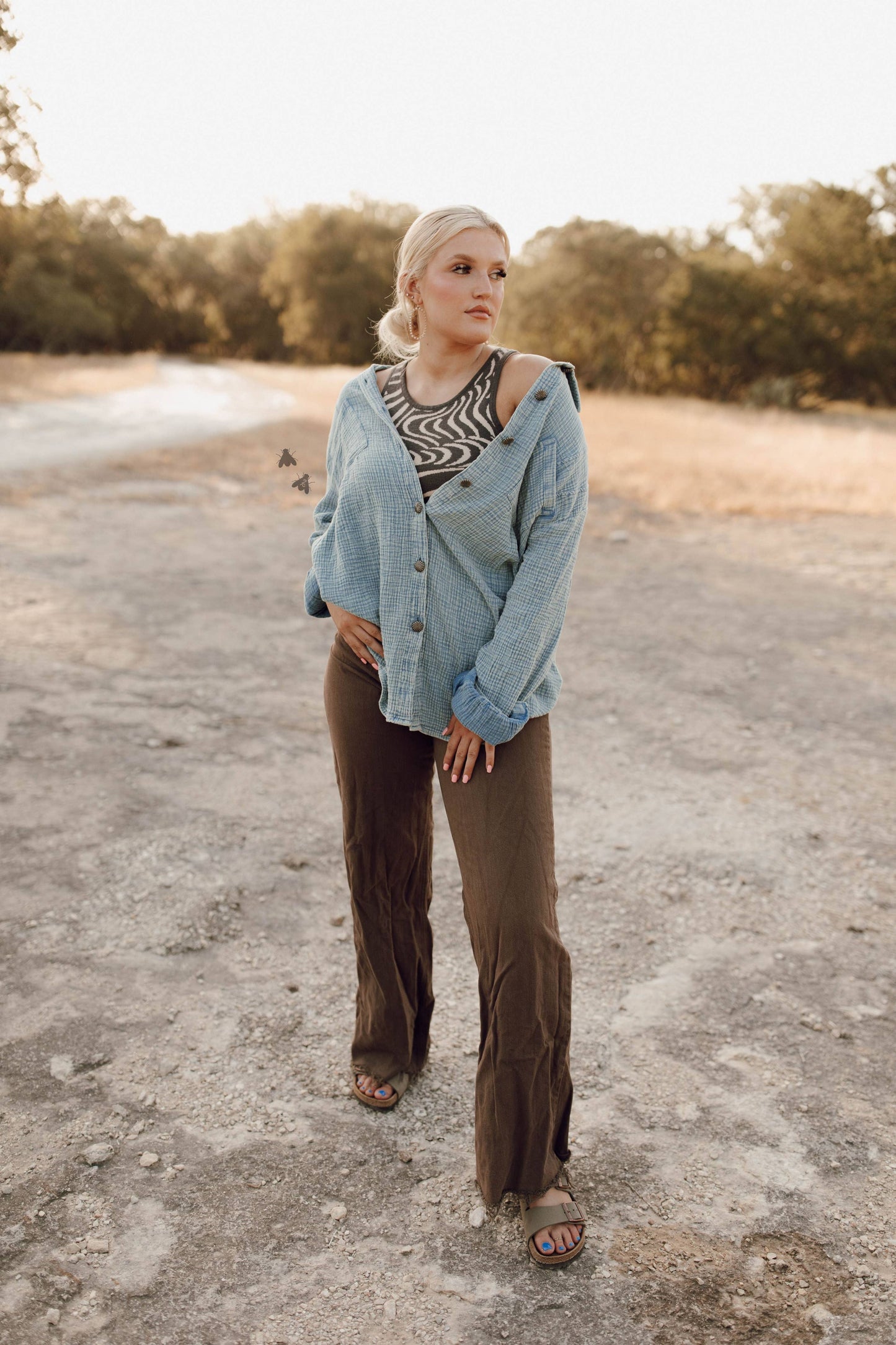 WASHED LINEN CONCHO BUTTON UP