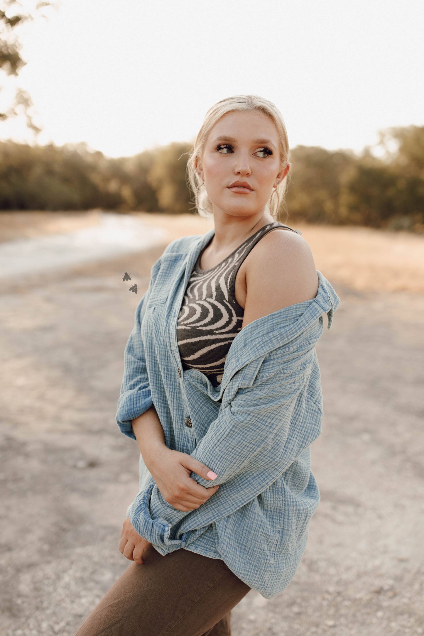 WASHED LINEN CONCHO BUTTON UP
