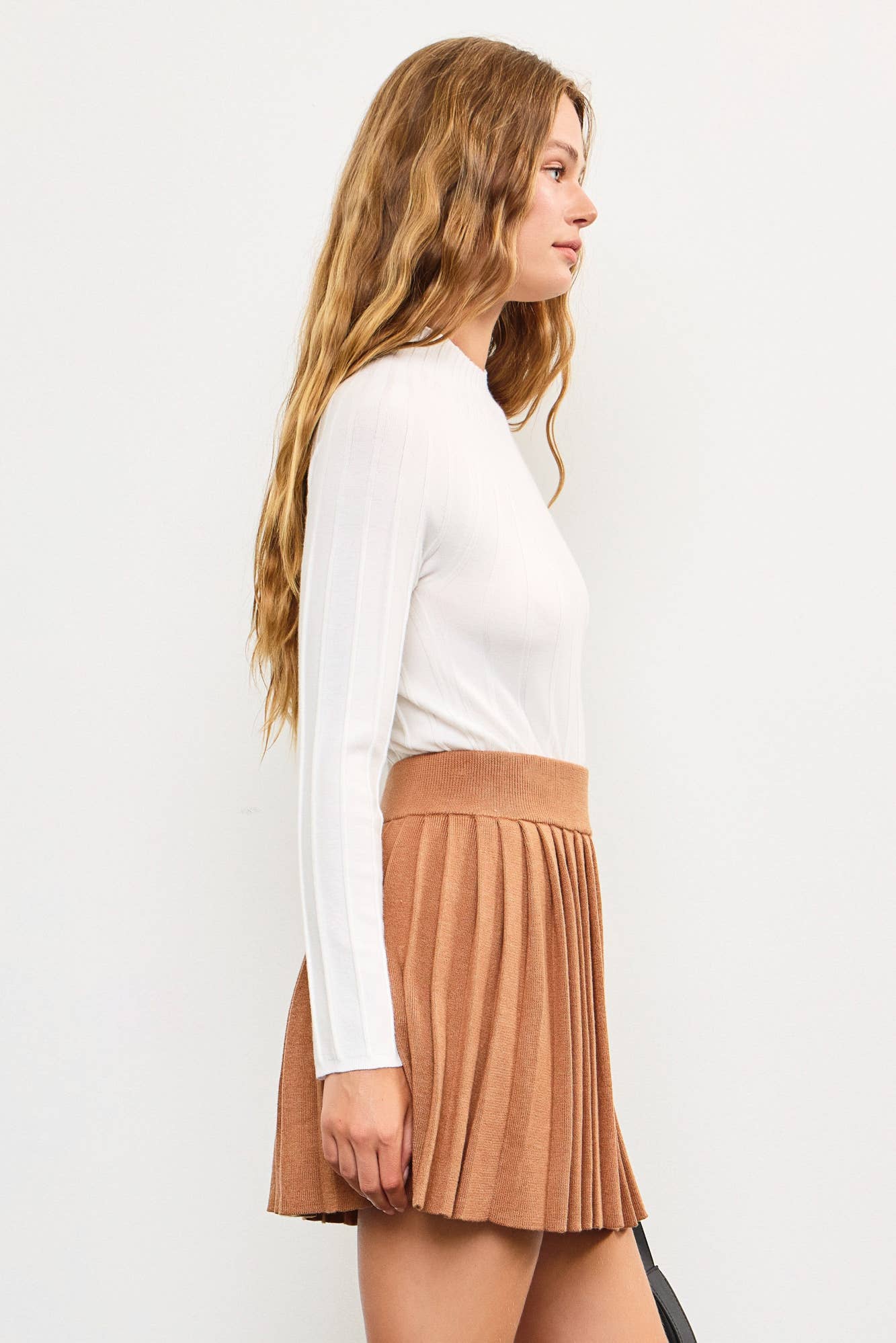 HIGH NECK KNIT TOP