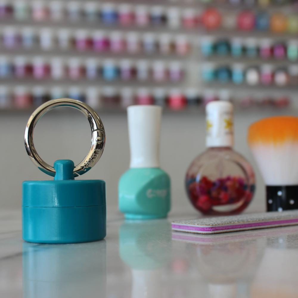 Turquoise Lion Latch Jewelry/Pill Tote