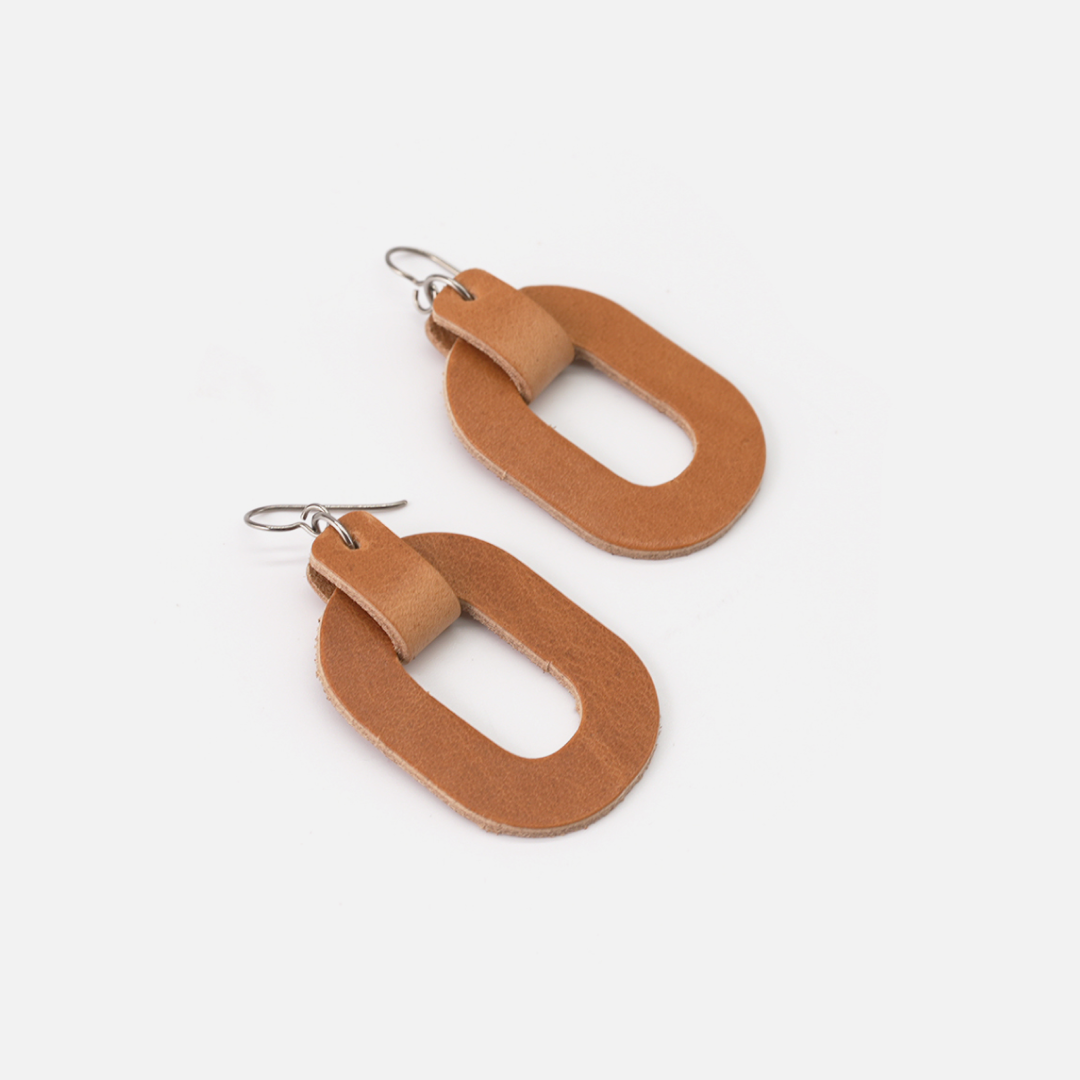 Oval Earrings: Natural