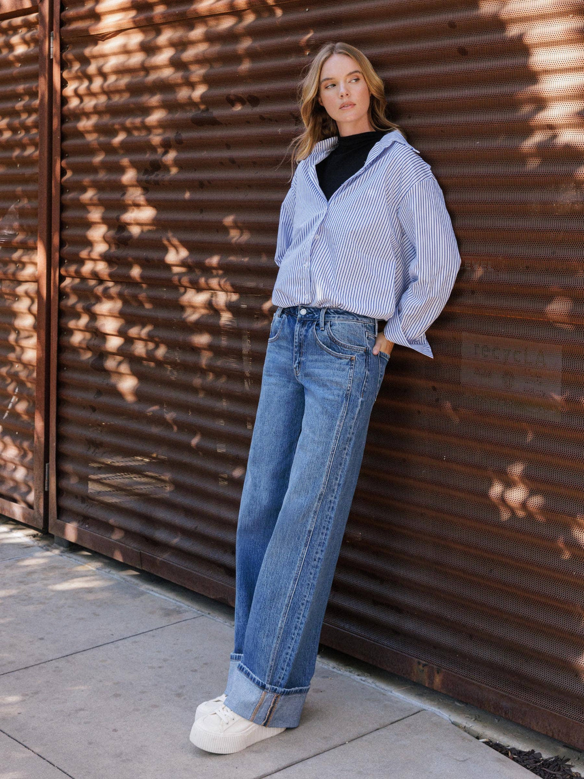 PANEL DETAIL HIGH RISE CUFFED JEANS