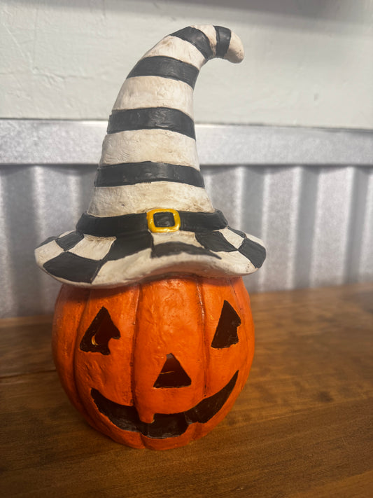 Lantern-Pumpkin w/striped hat