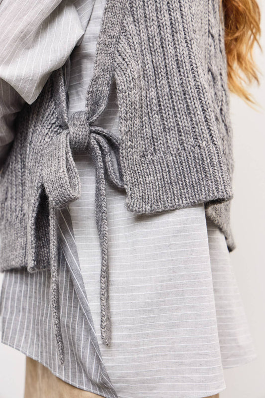 SPLIT SIDE TIE SWEATER VEST